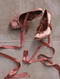 KYLETHOMASW  -  Crimson Satin Square-Toe Stiletto Heels Draped Ribbon Bow Detail Elegant Style High Heels for Evening Date High-Fashion Party