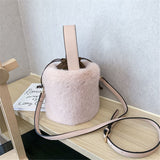 Faux Fur Women's Bag Bucket Shape Fur Bag Plush Winter Large Capacity Warm Handbag Fashion String Women's Shoulder Bag Z281