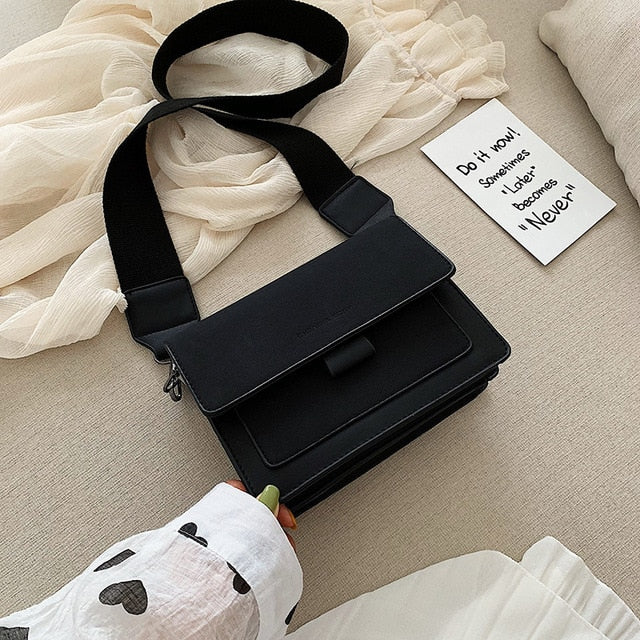 Small bag women 2021 new Korean version of small square bag wide shoulder strap fashion Joker shoulder Messenger bag